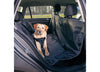 Bilskydd för baksäte med hund på